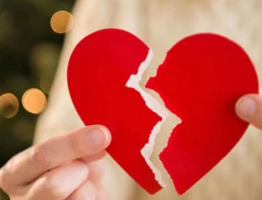 Χώρισε γνωστό ζευγάρι της ελληνικής showbiz λίγο πριν από τον γάμο (φωτο)